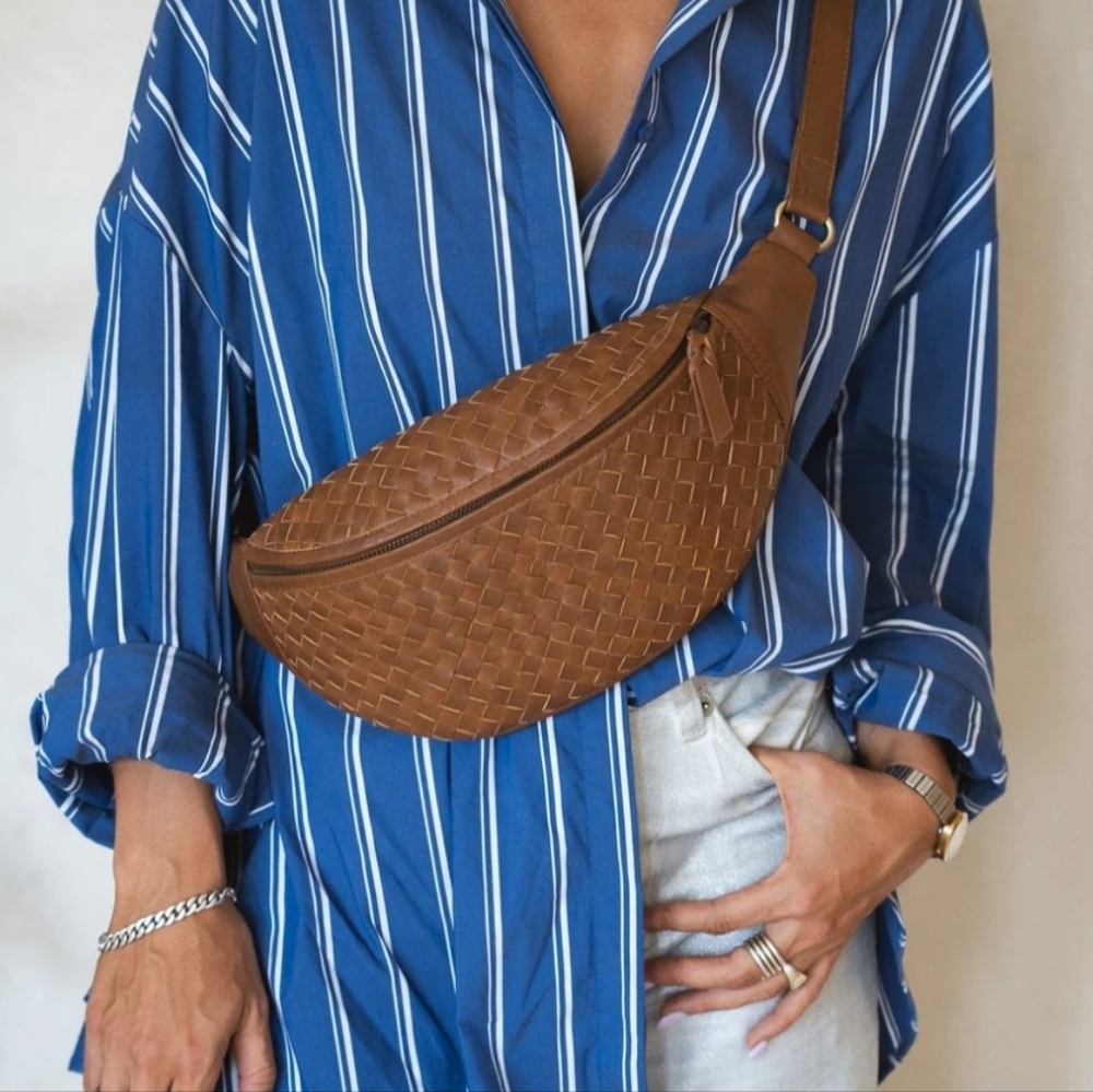 Mandrn- The Woven Atlas- Tan